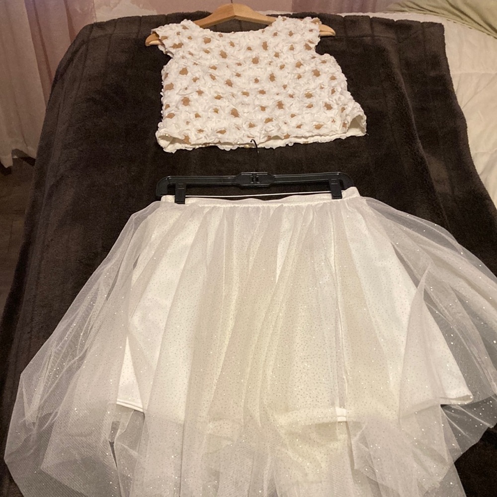 Two piece skirt set